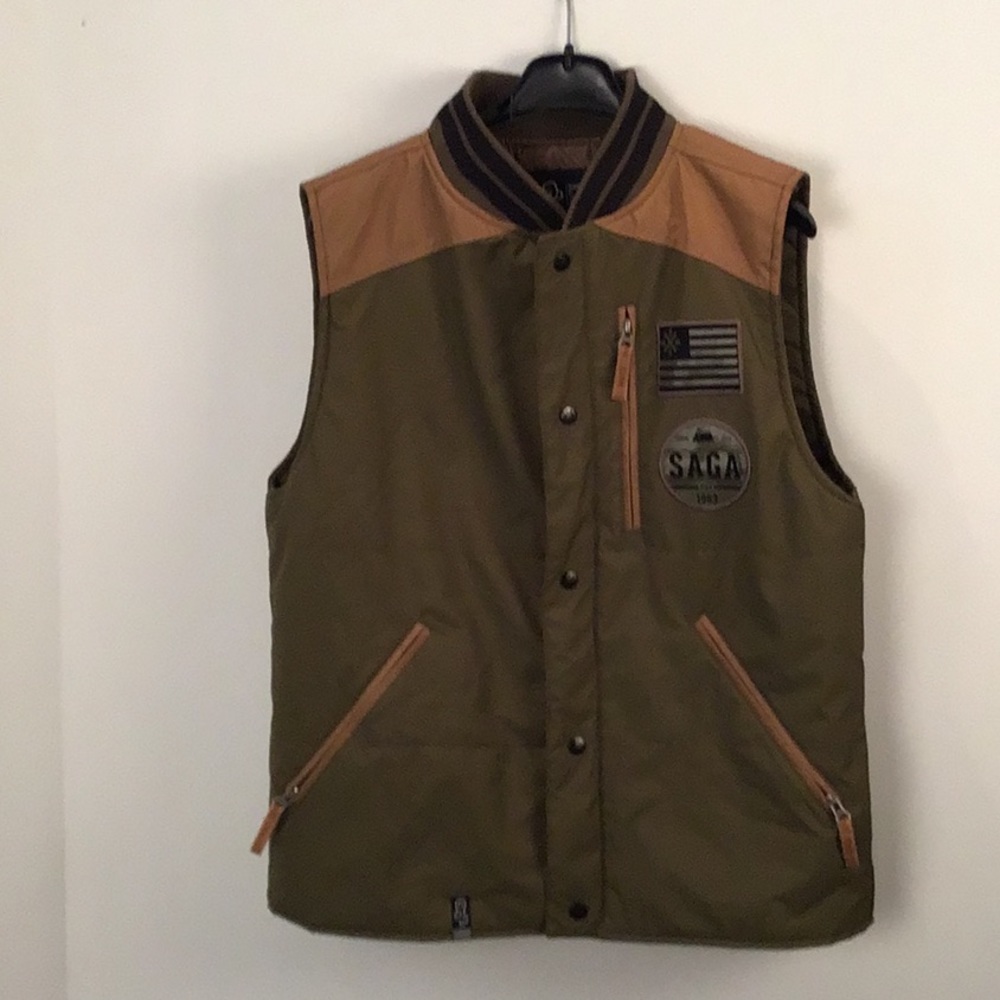 Saga men outerwear USA vest. Size small.